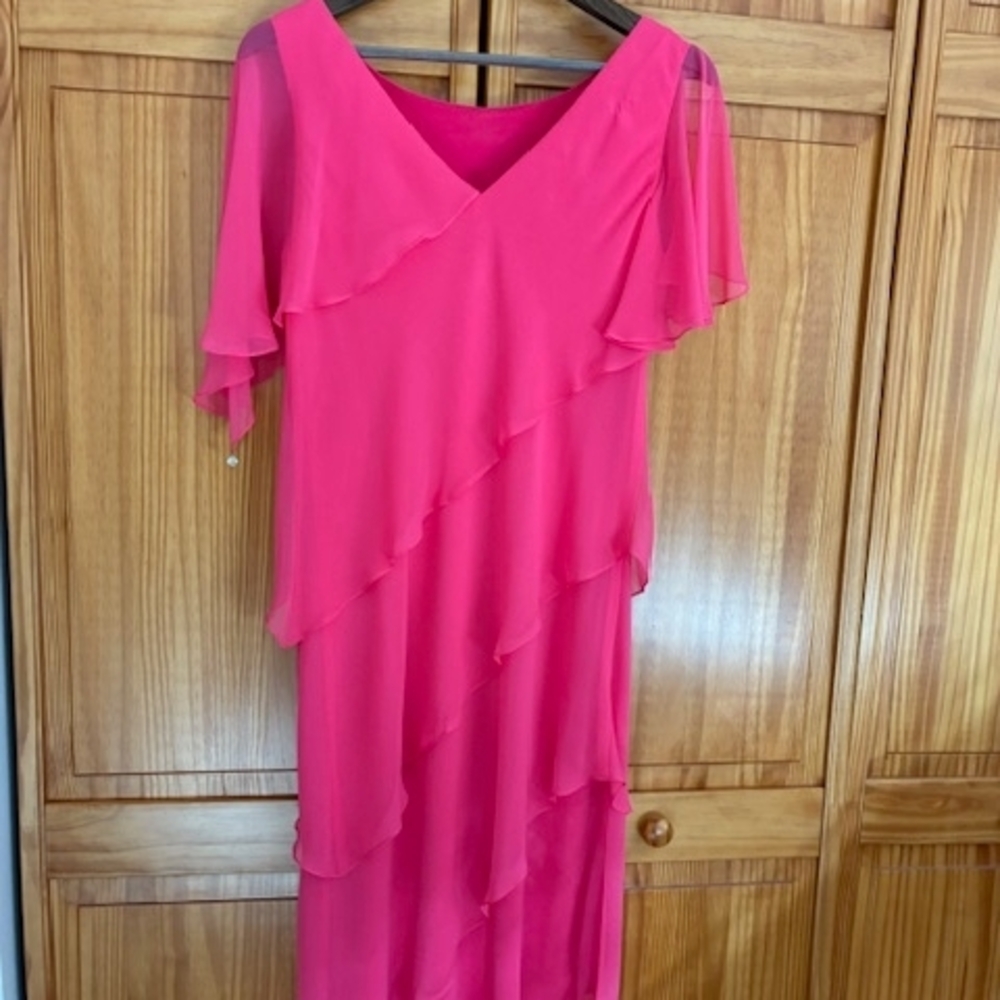 Elegant Fuchsia Layered V-Neck Women’s Dress